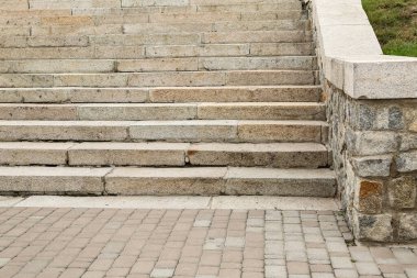 Dışarıdaki granit merdivenlerin manzarası