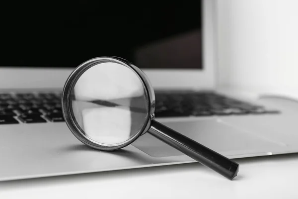 Magnifier Laptop White Table Closeup Internet Search Concept — Stock Photo, Image