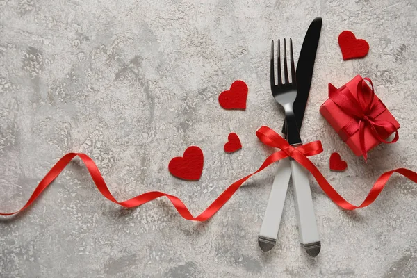 Cutlery Valentine Day Red Bow Hearts Gift Grunge Background — Stock Photo, Image