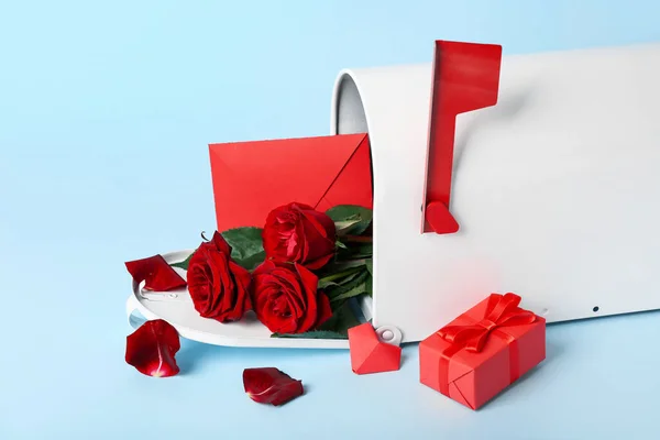 Mailbox Letter Roses Gift Blue Background Closeup Valentine Day Celebration — Stock Photo, Image
