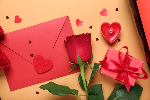 Envelope Rose Gift Hearts Beige Background Valentine Day Celebration — Stock Photo, Image