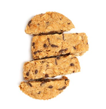 Beyaz arka planda izole edilmiş lezzetli bisküviler.