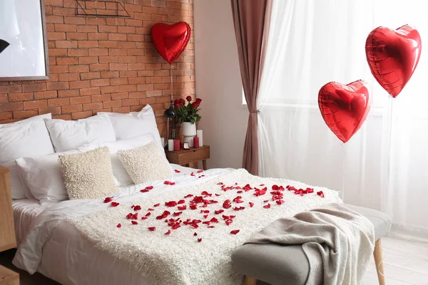 Interior Bedroom Decorated Valentine Day Roses Candles Balloons — Stock Photo, Image