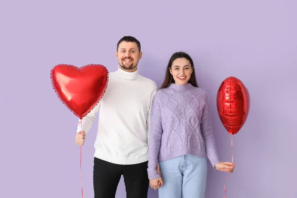 Happy Couple Love Balloons Lilac Background Valentine Day Celebration — Stock Photo, Image