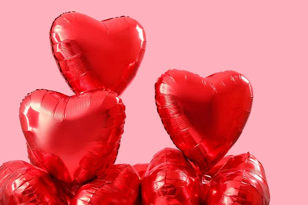 Pembe Arka Planda Sevgililer Günü Için Kalp Şeklinde Balonlar — Stok fotoğraf