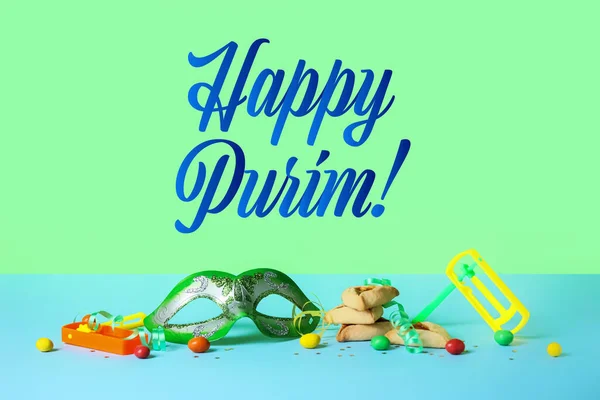 Arkaplanda Purim Bayramı Için Karnaval Maskesi Çıngırak Hamantaschen Kurabiyeleri — Stok fotoğraf