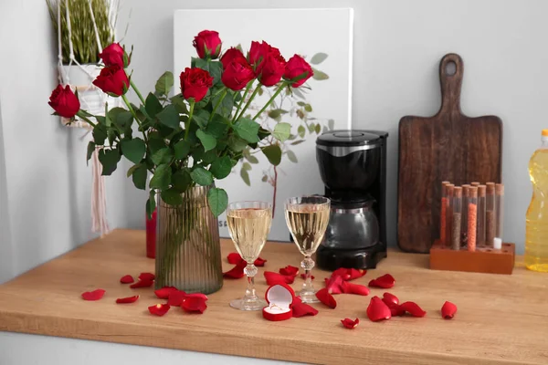 Engagement Ring Vase Roses Glasses Champagne Counter Kitchen Decorated Valentine — 스톡 사진