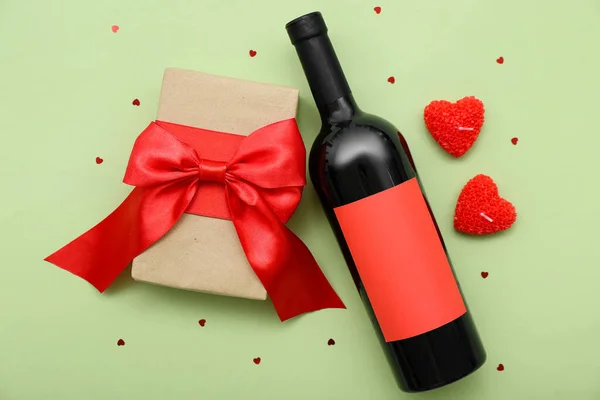 Bottle Wine Gift Candles Hearts Green Background Valentine Day Celebration — Stock Photo, Image