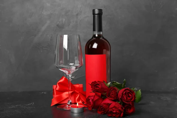 Red Roses Bottle Wine Glass Gift Dark Background Valentine Day — Stock Photo, Image