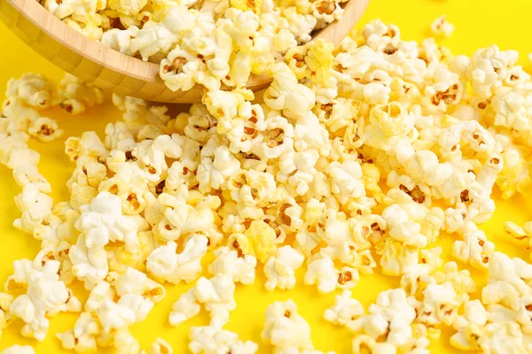 Tasty Popcorn Yellow Background Closeup — Stock Photo, Image