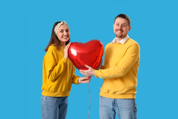 Happy Couple Love Balloon Blue Background Valentine Day Celebration — Stock Photo, Image