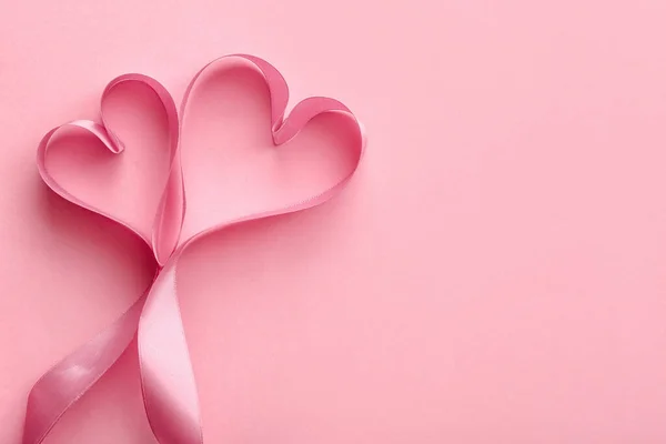 Сердца Ленты Розовом Фоне Празднование Дня Святого Валентина — стоковое фото