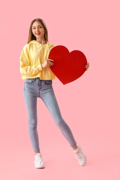 Young Woman Paper Heart Pink Background Valentine Day Celebration — Stock Photo, Image