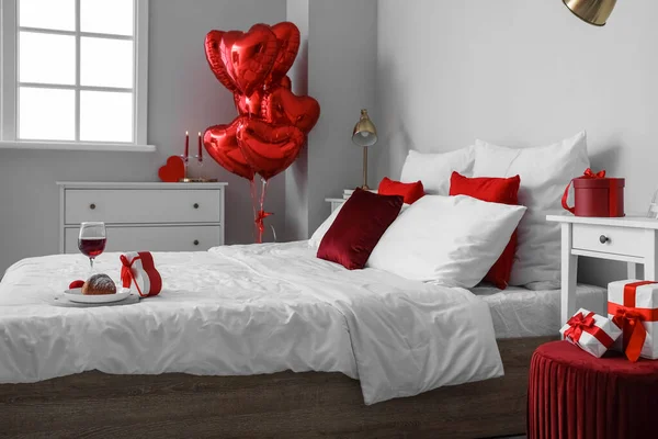 Interior Bedroom Decorated Valentine Day Balloons Gifts — Stock Photo, Image