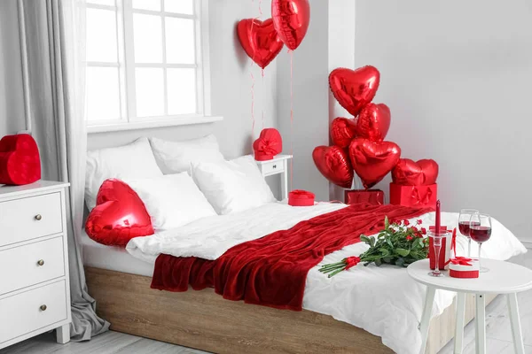 Interior Bedroom Decorated Valentine Day Balloons Gifts — Stock Photo, Image