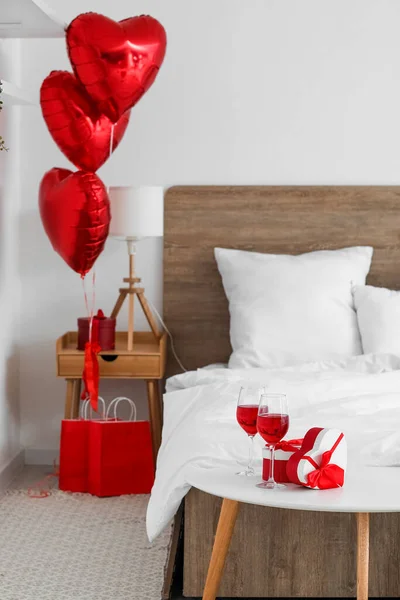 Interior Bedroom Decorated Valentine Day Red Balloons Gifts — Stock Photo, Image