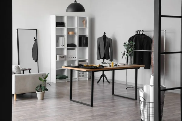 Interior Modern Atelier Tailor Workplace Shelving Unit Clothes — Stock fotografie