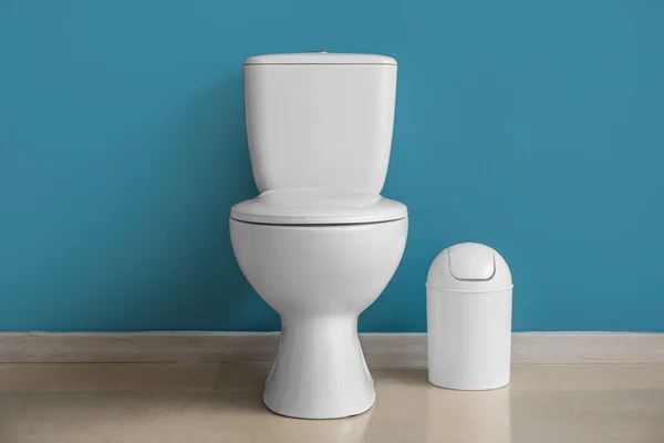Ceramic Toilet Bowl Bin Blue Wall — Stock Photo, Image