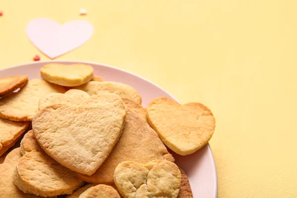Plate Tasty Heart Shaped Cookies Yellow Background Closeup Valentines Day — Stock Photo, Image