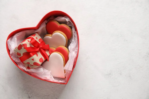 Box Tasty Cookies Gift Light Background Valentines Day Celebration — Fotografia de Stock