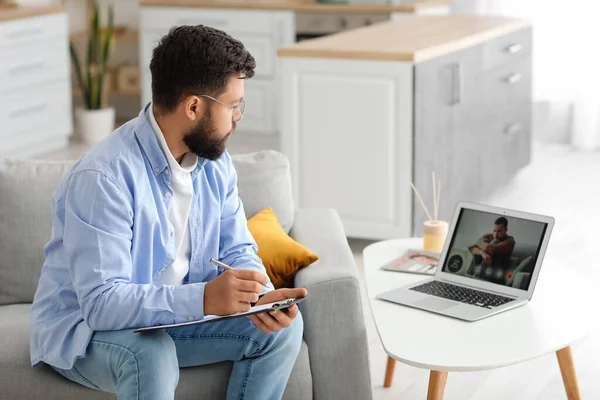 Male Psychologist Video Chatting Patient Home — Stock Photo, Image