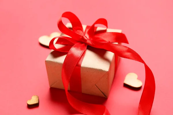 Gift Box Wooden Hearts Valentine Day Red Background Closeup — Stock Photo, Image