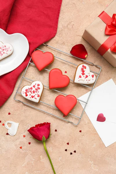 Composition Tasty Heart Shaped Cookies Gift Box Rose Flower Color — Stockfoto