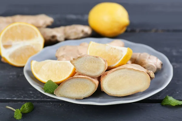 Plate Ginger Roots Slices Lemon Table —  Fotos de Stock