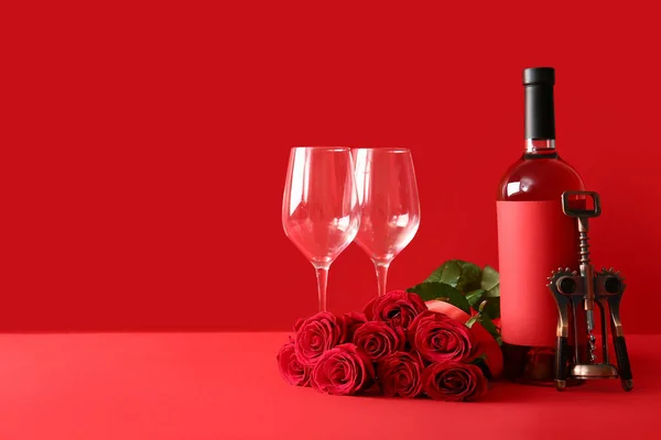 Bottle Wine Rose Flowers Glasses Red Background Valentine Day Celebration — Stock Photo, Image