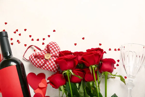 Bottle Wine Rose Flowers Hearts White Background Valentine Day Celebration — Stock Photo, Image
