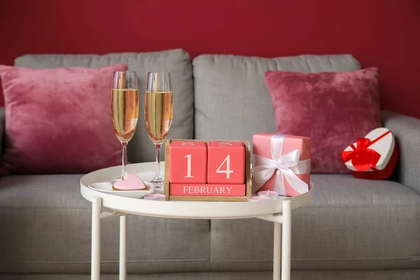 Calendar Date February Glasses Champagne Cookie Gift Table Living Room — Zdjęcie stockowe