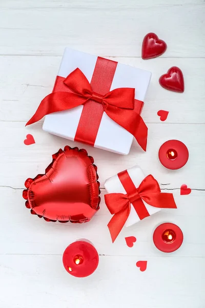 Composition Burning Candles Gift Boxes Balloon Light Wooden Background Valentine — Fotografia de Stock