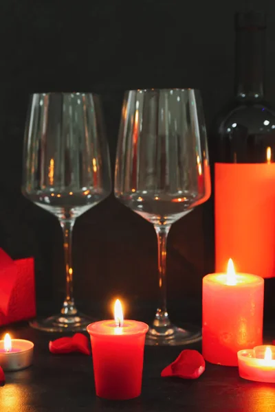 Burning Candles Glasses Bottle Wine Dark Background Valentine Day Celebration — Stockfoto