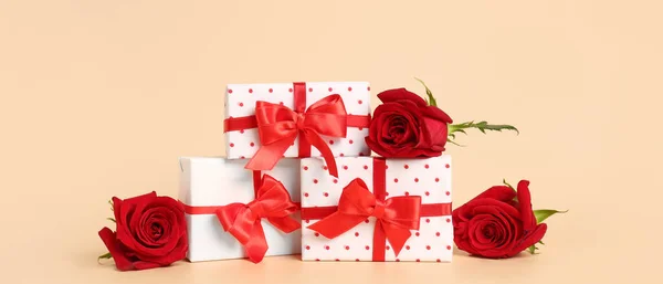 Gift Boxes Roses Beige Background Valentine Day Celebration — Photo
