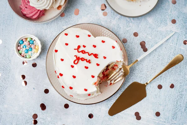 Plate Heart Shaped Bento Cake Confetti Grey Background Valentine Day — Φωτογραφία Αρχείου