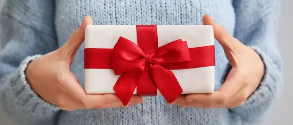 Woman Gift Box Valentine Day Closeup — Stock Photo, Image