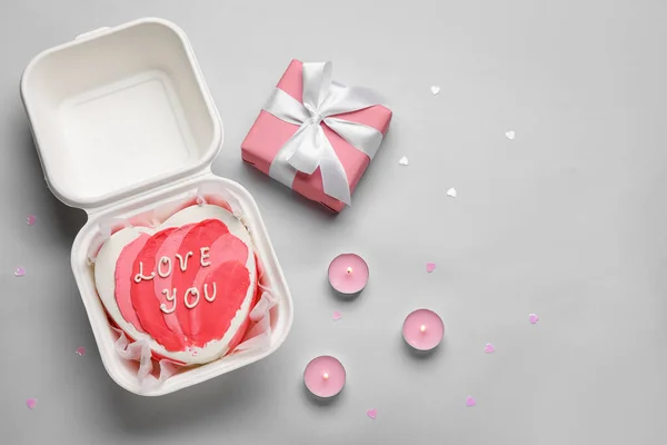 Plastic Lunch Box Heart Shaped Bento Cake Gift Burning Candles — 스톡 사진