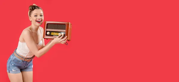 Young Pin Woman Retro Radio Receiver Red Background Space Text — Stock Photo, Image