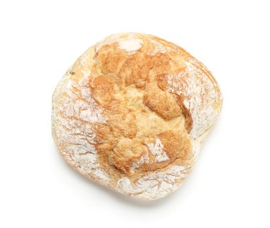 Beyaz arka planda izole edilmiş bir somun taze ekmek