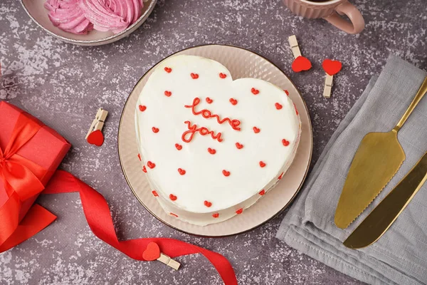 Plate Heart Shaped Bento Cake Spatula Grey Background Valentine Day — 스톡 사진