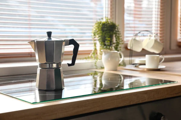Geyser Coffee Maker Electric Stove Kitchen Window — стоковое фото