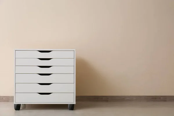 White Chest Drawers Beige Wall — Stock Photo, Image