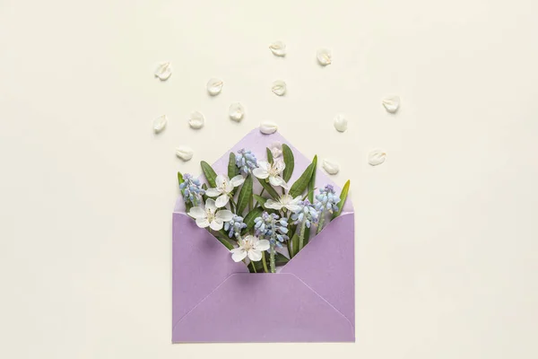 Composition Envelope Beautiful Spring Flowers White Background — Stockfoto
