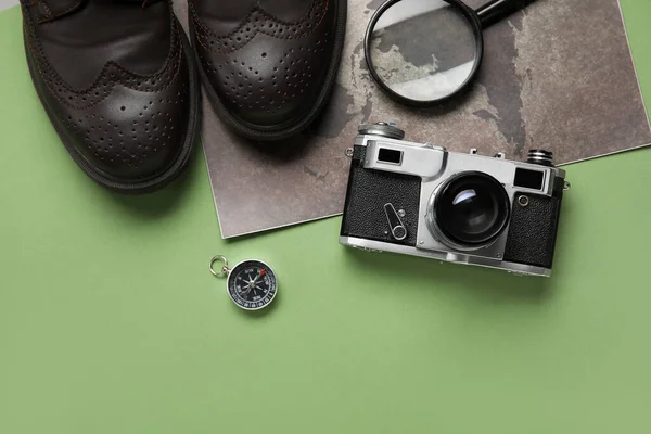 Compass Traveler Accessories Green Background — Stock Photo, Image