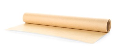 Beyaz arkaplanda fırın kağıdı rulosu