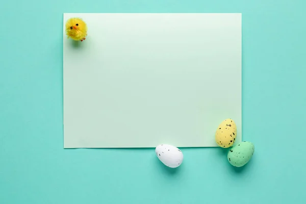 Blank Card Toy Chick Easter Eggs Color Background — 스톡 사진
