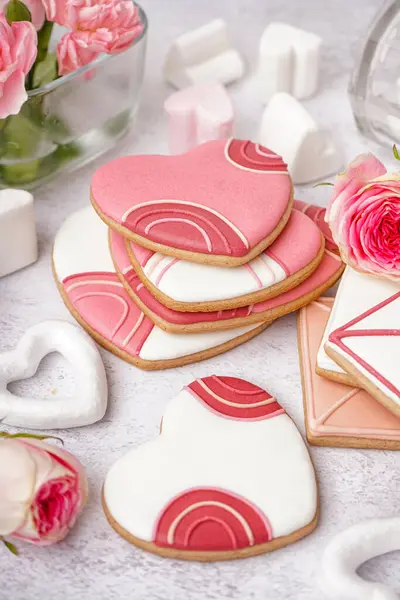 Tasty Cookies Marshmallows Rose Flowers Light Background Closeup Valentine Day — Stock Photo, Image
