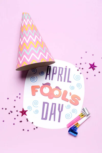 Composición Con Texto Abril Fool Day Sombrero Fiesta Silbatos Sobre — Foto de Stock