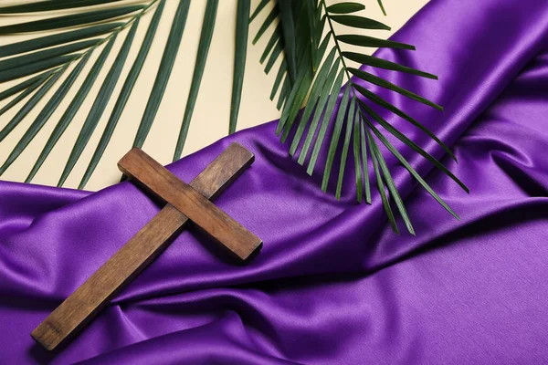 Wooden Cross Palm Leaves Purple Fabric Beige Background Good Friday — ストック写真
