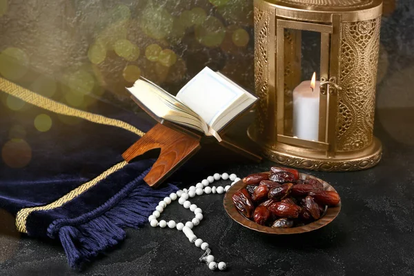 Plate Dates Prayer Beads Quran Book Fanous Lamp Dark Background — Stock Photo, Image